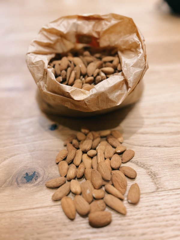 Naturaalsed orgaanilised mandlid 1KG